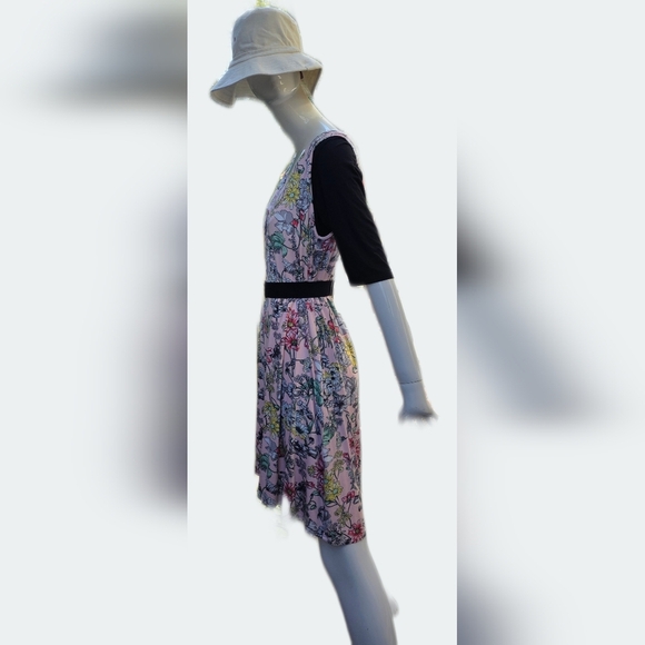 Gilmour Floral Sleeveless Dress. Rayon Blend, Med, Layers Well - Picture 9 of 13